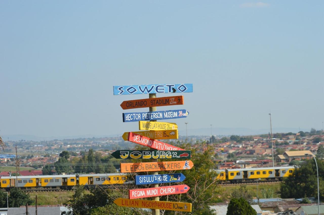 Lebo'S Soweto Backpackersホステル エクステリア 写真